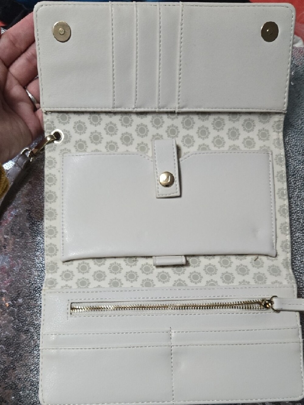 Swarovski Ivory/White Embossed Leather Wristlet Clutch with Gold Plaque - Picture 4 of 6